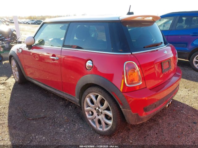 2010 MINI COOPER S WMWMF7C57ATZ73096 Photo 2