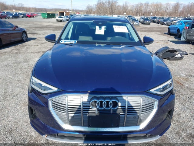 WA1AAAGEXMB013559 Audi E-tron Premium Quattro