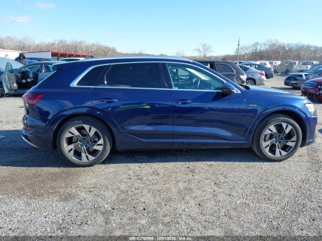 WA1AAAGEXMB013559 Audi E-tron Premium Quattro