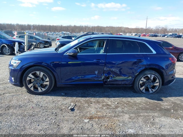 WA1AAAGEXMB013559 Audi E-tron Premium Quattro