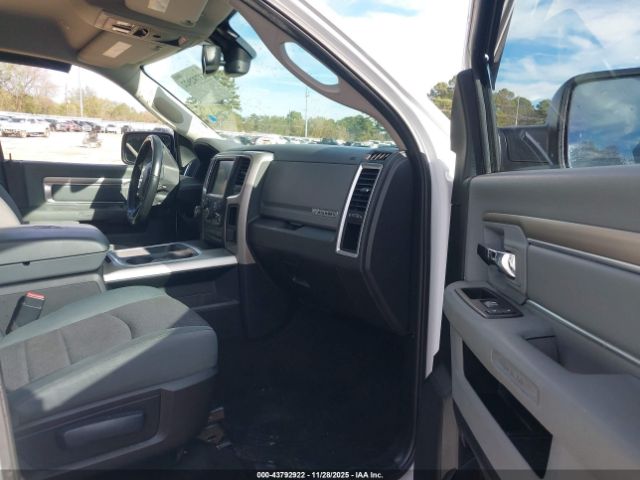 2017 RAM 1500 1C6RR6LG5HS505497 Photo 4