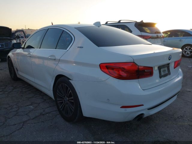 2019 BMW 530E WBAJA9C51KB398627 Photo 2