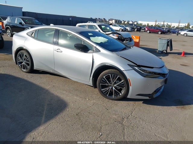 Toyota Prius 2025 JTDACAAUXS3060579 Image 15