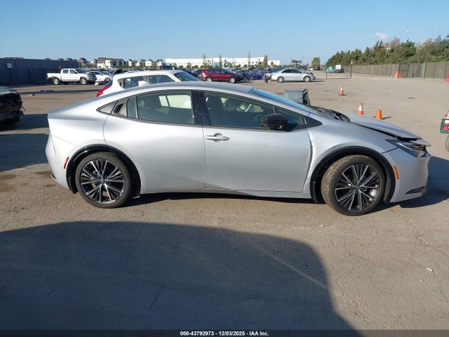 Toyota Prius 2025 JTDACAAUXS3060579 Image 27
