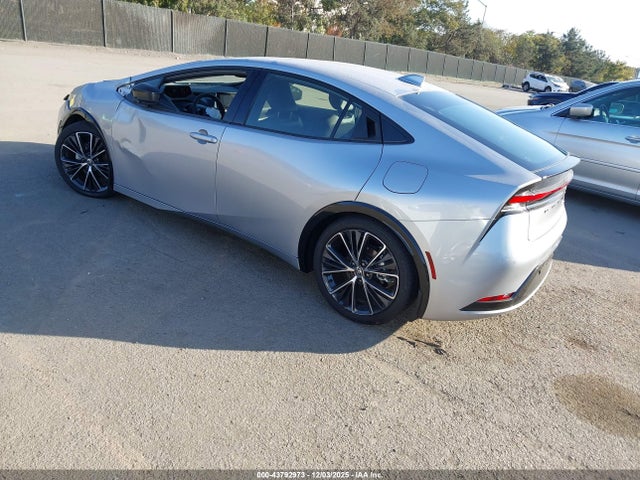 Toyota Prius 2025 JTDACAAUXS3060579 Image 17