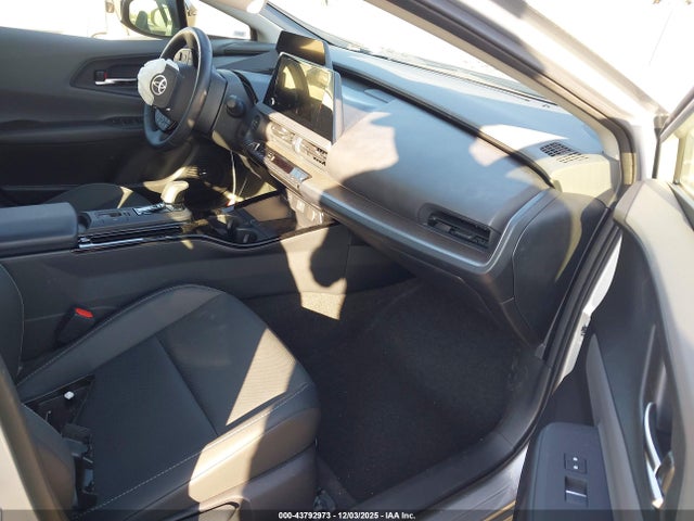 Toyota Prius 2025 JTDACAAUXS3060579 Image 19