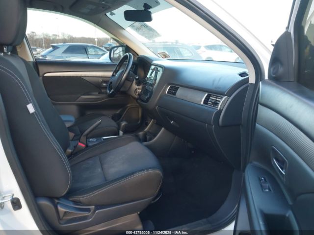 2016 MITSUBISHI OUTLANDER JA4AZ3A30GZ017241 Photo 4