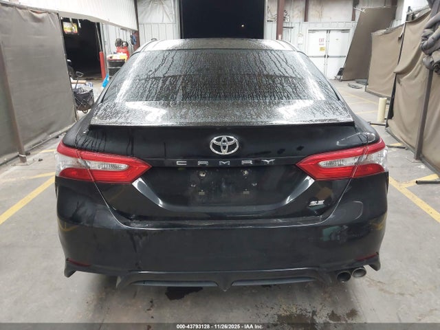 Продаж на аукціоні авто 2018 Toyota Camry Se, vin: 4T1B11HK8JU084575, номер лоту: 43793128
