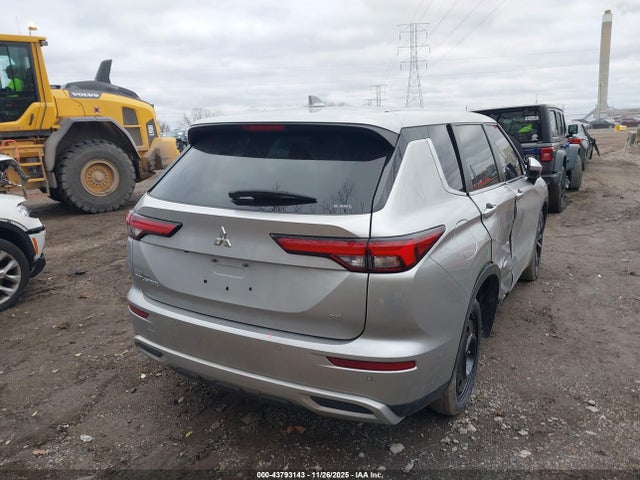 2023 MITSUBISHI OUTLANDER JA4J4UA81PZ017376 Photo 3