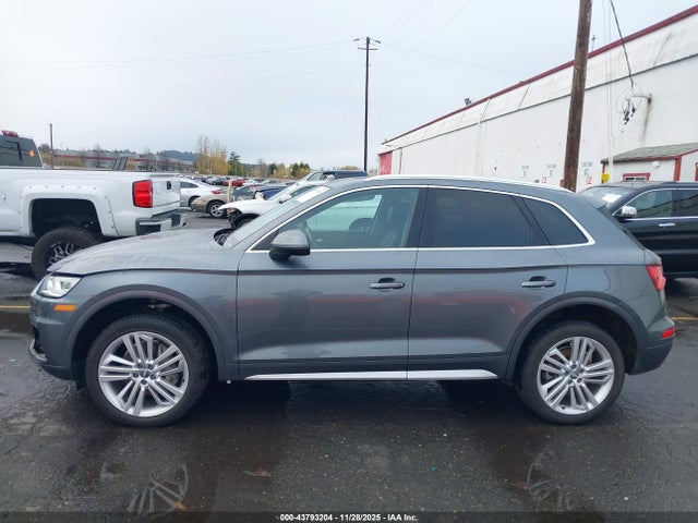 WA1BNAFY0J2148713 Audi Q5 2.0t Premium
