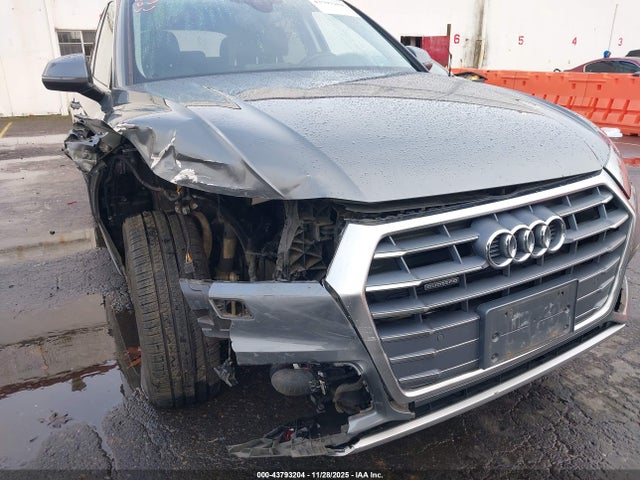 WA1BNAFY0J2148713 Audi Q5 2.0t Premium