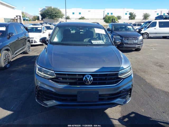 3VVCB7AX3NM055186 Volkswagen Tiguan 2.0t Se R-line Black
