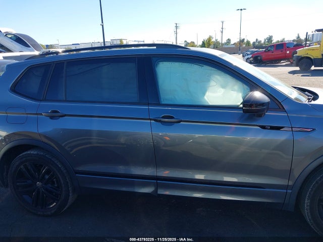 3VVCB7AX3NM055186 Volkswagen Tiguan 2.0t Se R-line Black