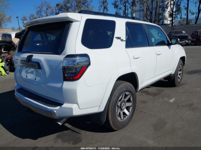 2022 TOYOTA 4RUNNER JTERU5JR8N6075583 Photo 3