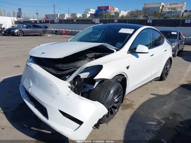 2023 TESLA MODEL Y 7SAYGDEF9PF682703 Photo 1
