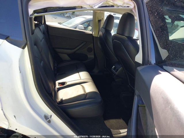 2023 TESLA MODEL Y 7SAYGDEF9PF682703 Photo 7