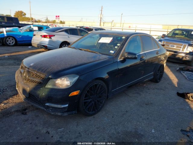 2012 MERCEDES-BENZ C 300 WDDGF8BBXCR211643 Photo 1