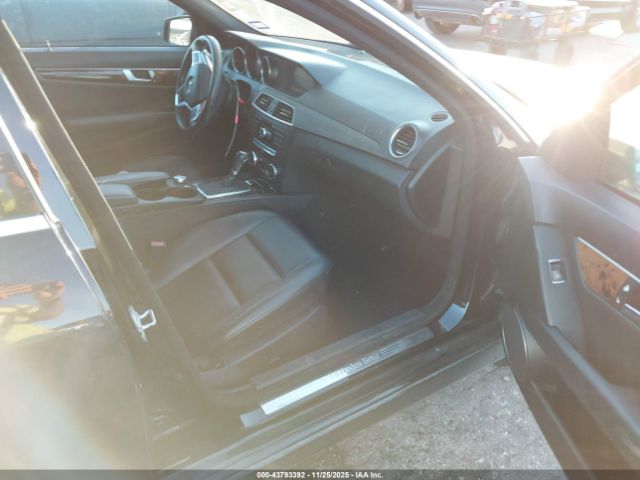 2012 MERCEDES-BENZ C 300 WDDGF8BBXCR211643 Photo 4