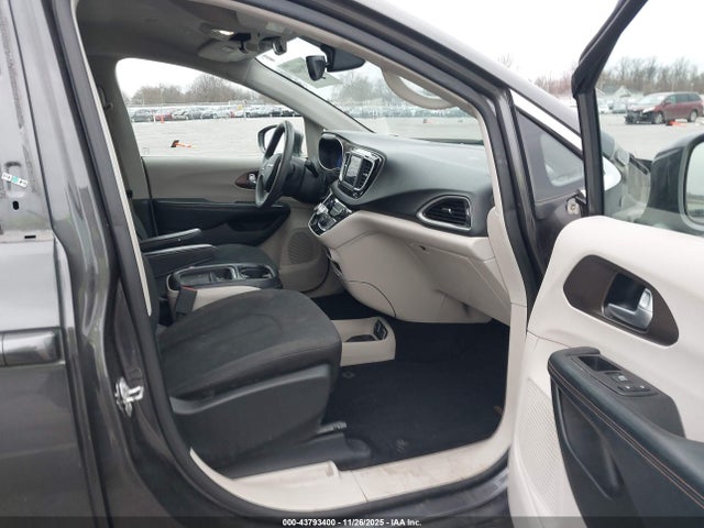 2C4RC1FG8JR122959 Chrysler Pacifica Touring Plus
