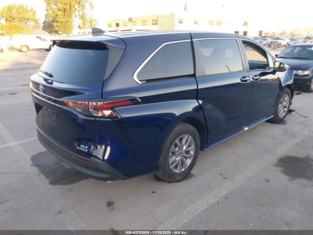 2023 TOYOTA SIENNA 5TDYRKEC5PS143444 Photo 3