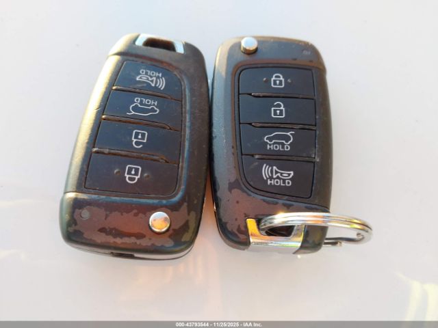 2020 HYUNDAI VELOSTER KMHTG6AF1LU026811 Photo 10