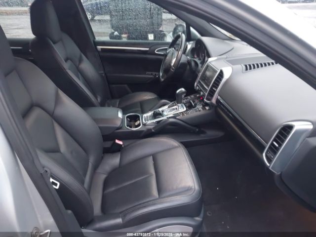 2011 PORSCHE CAYENNE WP1AB2A29BLA43634 Photo 4