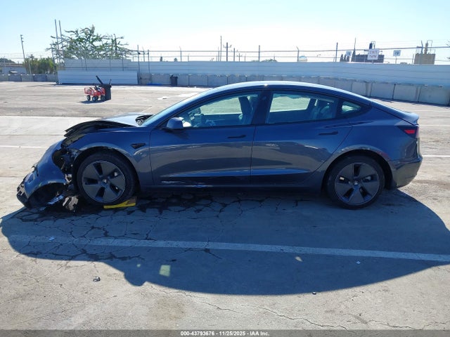 Tesla Model 3 Rear-wheel Drive 2023 5YJ3E1EA2PF661806 Image 14