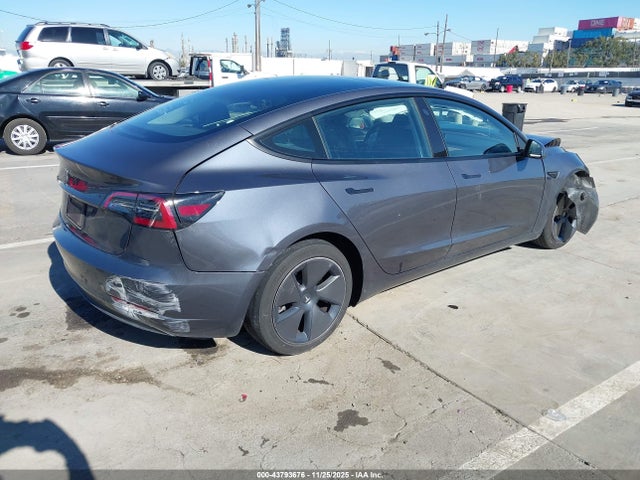 2023 TESLA MODEL 3 5YJ3E1EA2PF661806 Photo 3