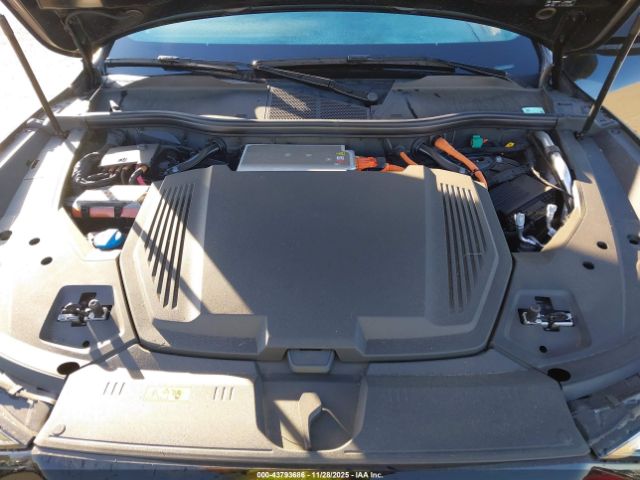 2024 AUDI Q8 E-TRON WA1CAAGE7RB033493 Photo 9