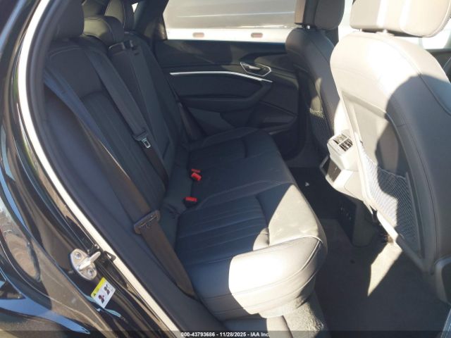 2024 AUDI Q8 E-TRON WA1CAAGE7RB033493 Photo 7