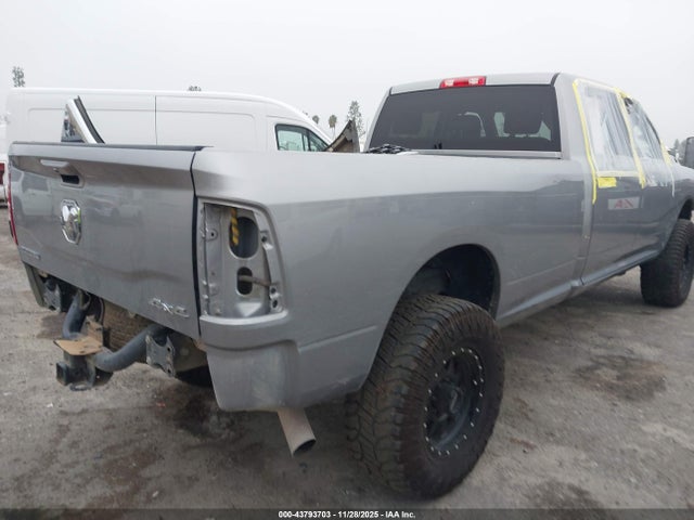 3C6UR5JL6NG123759 RAM 2500 Big Horn 4x4 8&#039; Box