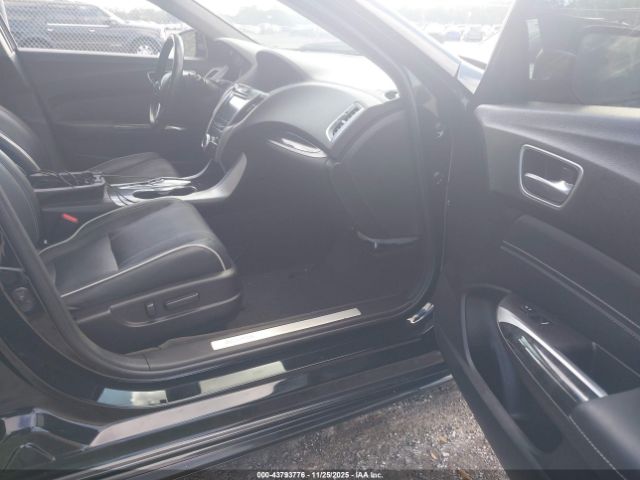 2018 ACURA TLX 19UUB2F52JA005661 Photo 4