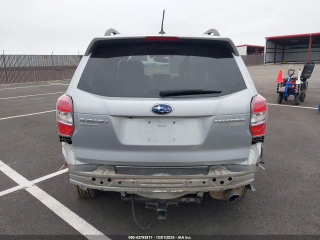 Subaru Forester 2.5i Touring 2015 JF2SJAWC2FH541432 Image 17