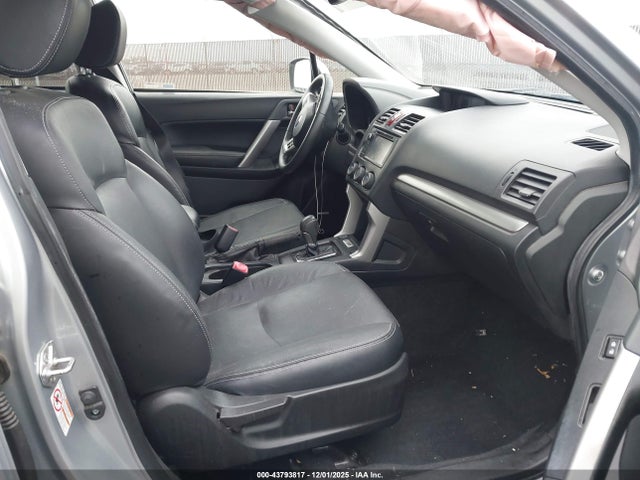 Subaru Forester 2.5i Touring 2015 JF2SJAWC2FH541432 Image 5