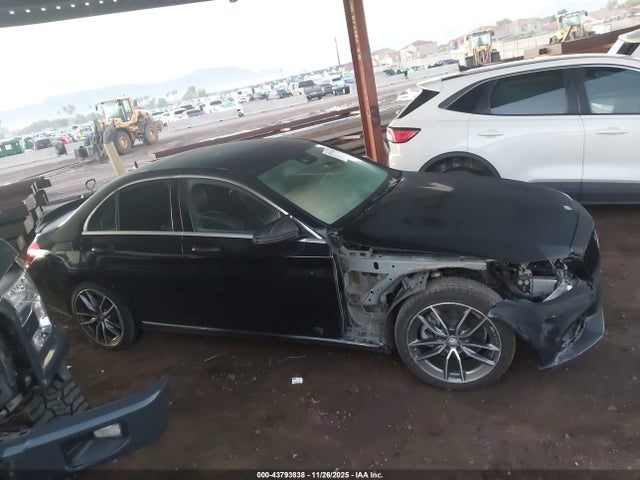 55SWF4JB9GU129056 Mercedes-Benz C 300