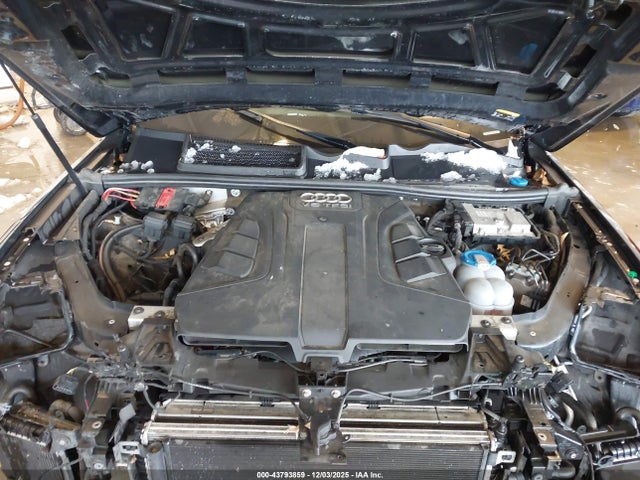 2017 AUDI Q7 WA1LAAF7XHD030609 Photo 9