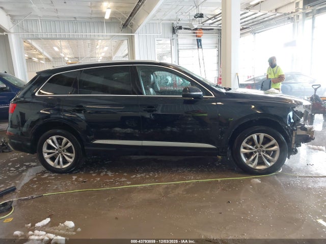 Продаж на аукціоні авто 2017 Audi Q7 3.0t Premium, vin: WA1LAAF7XHD030609, номер лоту: 43793859