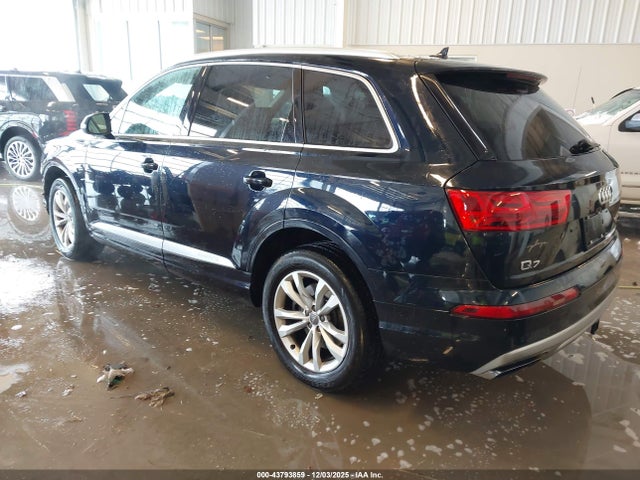 2017 AUDI Q7 WA1LAAF7XHD030609 Photo 2