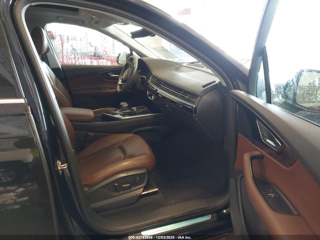 2017 AUDI Q7 WA1LAAF7XHD030609 Photo 4