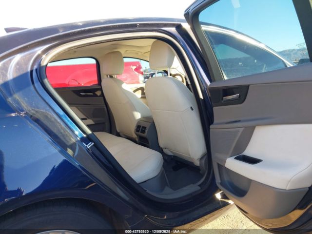 2017 JAGUAR XE SAJAD4BG0HA963918 Photo 7