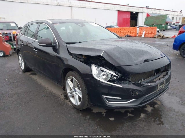 2015 VOLVO V60 YV140MEB4F1196881