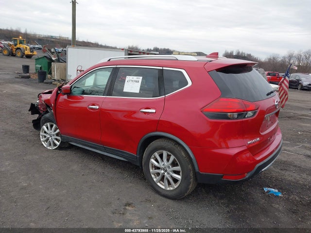 2017 Nissan Rogue Sv მანქანა იყიდება აუქციონზე, vin: JN8AT2MV6HW268061, აუქციონის ნომერი: 43793988