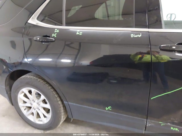 3GNAXSEV0JL135961 Chevrolet EQUINOX LT