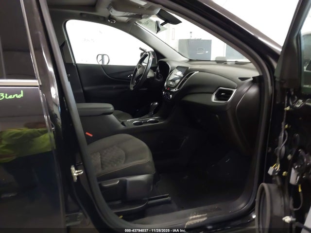 3GNAXSEV0JL135961 Chevrolet EQUINOX LT