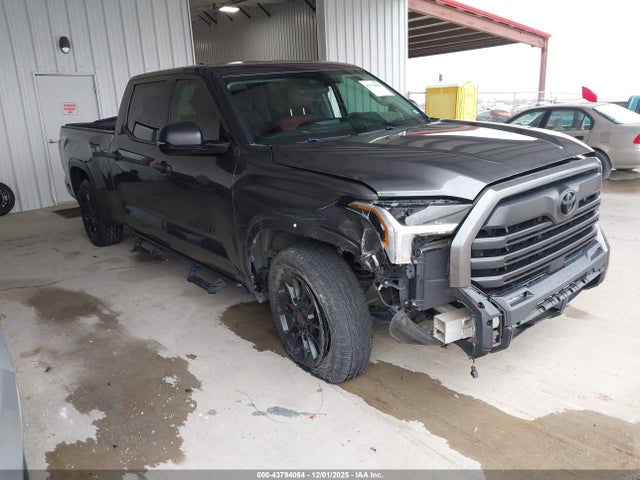 Toyota Tundra Sr5 2022 5TFLA5BC6NX001361 zdjęcie główne