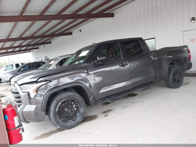 Toyota Tundra Sr5 2022 5TFLA5BC6NX001361 Image 2