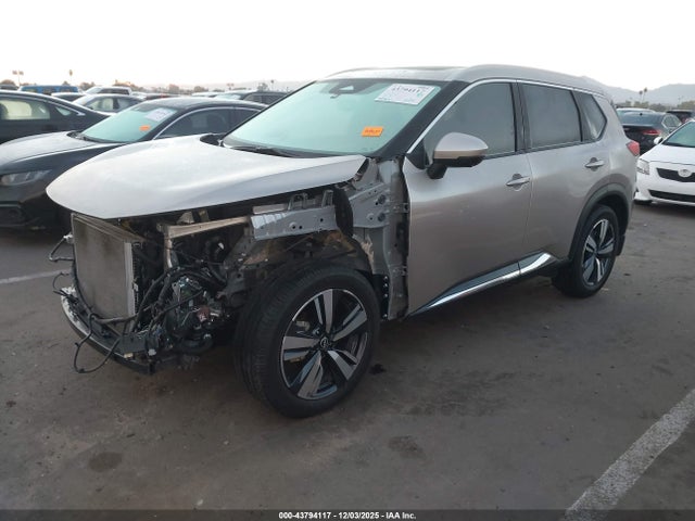 JN8BT3DC9PW104830 Nissan Rogue Platinum Fwd