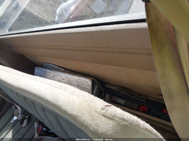 1989 GMC SIERRA 1GTDC14K0KZ504380 Photo 7
