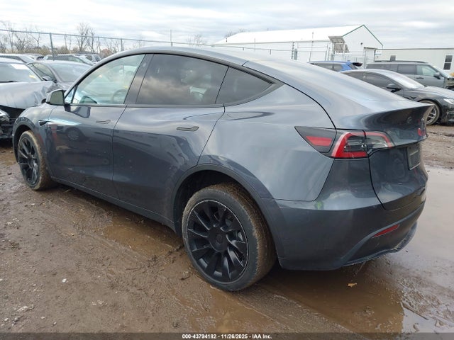 2023 TESLA MODEL Y 7SAYGDEE3PF708588 Photo 2