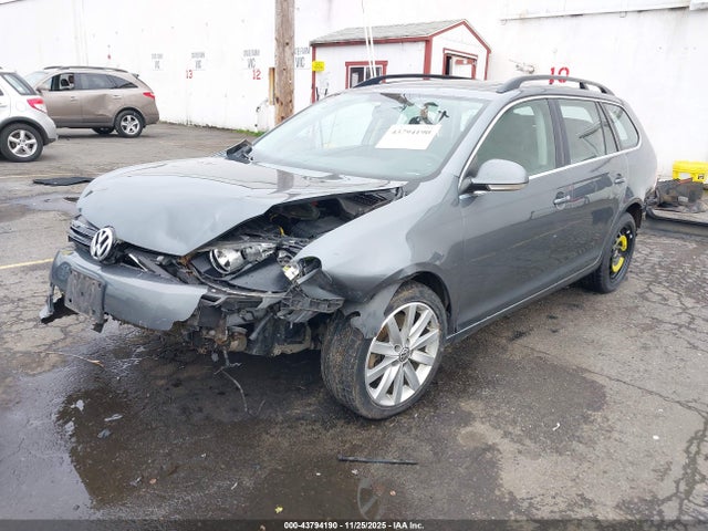 3VWPL7AJ5EM621967 Volkswagen Jetta Sportwagen 2.0l Tdi